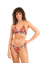 Carica l'immagine nel visualizzatore di Gallery, Model Front: Rio De Sol Reggiseno Top Leaves Tri-Cos