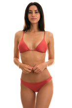 Carica l'immagine nel visualizzatore di Gallery, Model Front: Rio De Sol Reggiseno Top Madras Dupla Face