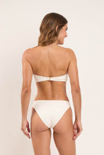 Carica l'immagine nel visualizzatore di Gallery, Model Back: Rio De Sol Reggiseno Top Sand-Chantilly Sara