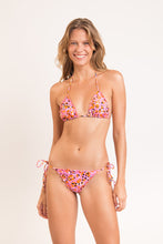 Carica l'immagine nel visualizzatore di Gallery, Model Front: Rio De Sol Reggiseno Top Sweet-Camo Frufru