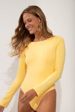 Carica l'immagine nel visualizzatore di Gallery, Image 06: Wednesday In Hawaii By Rio De Sol Intero Lilikoi Surf