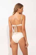 Carica l'immagine nel visualizzatore di Gallery, Model Back: Rio De Sol Completo Set Malibu-Natural Zaya Amy
