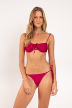 Carica l'immagine nel visualizzatore di Gallery, Model Front: Rio De Sol Completo Set Shimmer-Desejo Balconet-Tie Cheeky-Tie-Gold
