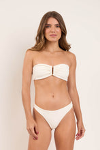 Carica l'immagine nel visualizzatore di Gallery, Model Front: Rio De Sol Reggiseno Top Sand-Chantilly Sara
