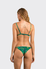 Carica l'immagine nel visualizzatore di Gallery, Model Back: Rio De Sol Slip Bottom Wilds Cheeky-Tie

