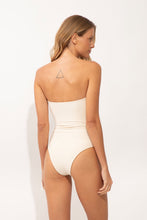 Carica l'immagine nel visualizzatore di Gallery, Model Back: Rio De Sol Intero Malibu-Natural Sara-Op

