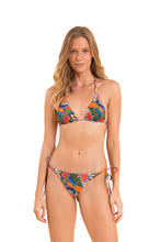 Carica l'immagine nel visualizzatore di Gallery, Model Front: Rio De Sol Reggiseno Top Jungle Tri-Inv
