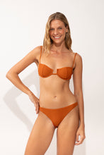 Carica l'immagine nel visualizzatore di Gallery, Model Front: Rio De Sol Slip Bottom Ferrugo Leblon
