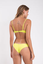 Carica l'immagine nel visualizzatore di Gallery, Model Back: Rio De Sol Reggiseno Top Citrico Bandeau-Crispy
