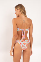 Carica l'immagine nel visualizzatore di Gallery, Model Back: Rio De Sol Reggiseno Top Ditsy-Sky Mavi
