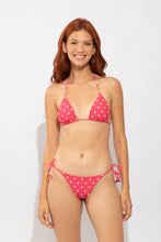 Carica l'immagine nel visualizzatore di Gallery, Model Front: Wednesday In Hawaii By Rio De Sol Completo Set Kiko-Guava Kauai Kaleia
