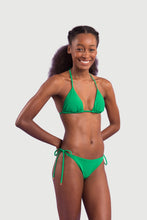 Carica l'immagine nel visualizzatore di Gallery, Model Front: Rio De Sol Reggiseno Top Tambourine Tri-Inv
