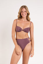 Carica l'immagine nel visualizzatore di Gallery, Model Front: Rio De Sol Slip Bottom Malibu-Ebano Highwaist-Spin-Iris
