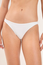 Carica l'immagine nel visualizzatore di Gallery, Gallery: Rio De Sol Slip Bottom Sand-White Leblon
