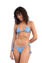 Carica l'immagine nel visualizzatore di Gallery, Model Front: Rio De Sol Slip Bottom Shimmer-Baltic-Sea Frufru-Fio
