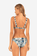 Carica l'immagine nel visualizzatore di Gallery, Model Back: Rio De Sol Slip Bottom Azule Essential-Comfy
