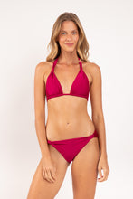 Carica l'immagine nel visualizzatore di Gallery, Model Front: Rio De Sol Slip Bottom Shimmer-Desejo Mel
