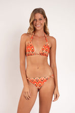 Carica l'immagine nel visualizzatore di Gallery, Model Front: Rio De Sol Slip Bottom Maracai Mel-Comfy
