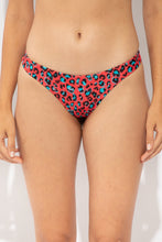 Carica l'immagine nel visualizzatore di Gallery, Gallery: Rio De Sol Slip Bottom Coral-Feline Nice
