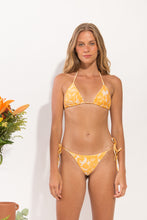 Carica l'immagine nel visualizzatore di Gallery, Model Front: Rio De Sol Slip Bottom Sunny-Forest Lacinho
