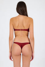 Carica l'immagine nel visualizzatore di Gallery, Model Back: Rio De Sol Slip Bottom Shimmer-Divino Nice-Fio
