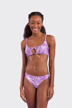 Carica l'immagine nel visualizzatore di Gallery, Model Front: Rio De Sol Completo Set Trail-Purple Tank-Tie Essential-Comfy
