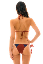 Carica l'immagine nel visualizzatore di Gallery, Model Back: Rio De Sol Slip Bottom Liquor Recorte Tri
