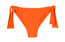 Carica l'immagine nel visualizzatore di Gallery, Product Front: Rio De Sol Slip Bottom Calendula Italy
