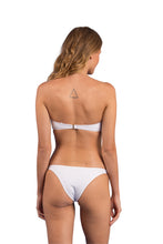 Carica l'immagine nel visualizzatore di Gallery, Model Back: Rio De Sol Completo Set Bora-White Bandeau-Joy Leblon

