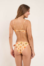 Carica l'immagine nel visualizzatore di Gallery, Model Back: Rio De Sol Reggiseno Top Mosaico Bandeau-Joy
