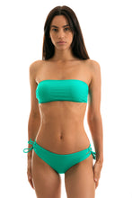 Carica l'immagine nel visualizzatore di Gallery, Model Front: Rio De Sol Slip Bottom Bahamas Reto
