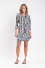 Carica l'immagine nel visualizzatore di Gallery, Model Front: Rio De Sol Camicia Ikat Chemise
