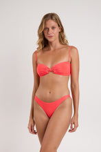 Carica l'immagine nel visualizzatore di Gallery, Model Front: Rio De Sol Slip Bottom Malibu-Folia Essential-Iris
