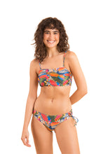 Carica l'immagine nel visualizzatore di Gallery, Model Front: Rio De Sol Completo Set Jungle Bandeau-Reto Madrid
