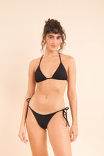 Carica l'immagine nel visualizzatore di Gallery, Model Front: Rio De Sol Completo Set Bora-Black Tri-Inv Lacinho
