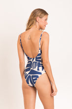 Carica l'immagine nel visualizzatore di Gallery, Model Back: Rio De Sol Intero Pottery Hype
