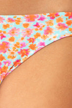 Carica l'immagine nel visualizzatore di Gallery, Model Back: Rio De Sol Slip Bottom Ditsy-Sky Essential-Comfy
