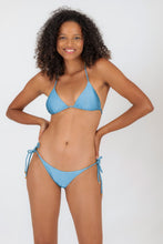 Carica l'immagine nel visualizzatore di Gallery, Model Front: Rio De Sol Slip Bottom Shimmer-Baltic-Sea Ibiza-Rope
