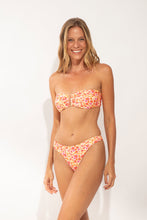Carica l'immagine nel visualizzatore di Gallery, Model Front: Rio De Sol Slip Bottom Ditsy-Butter Nice-Fio
