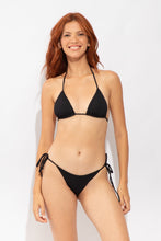 Carica l'immagine nel visualizzatore di Gallery, Model Front: Rio De Sol Slip Bottom Solar-Black Ibiza-Comfy
