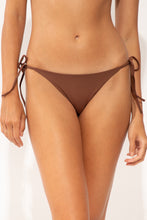 Carica l'immagine nel visualizzatore di Gallery, Gallery: Wednesday In Hawaii By Rio De Sol Slip Bottom Coco Kaleia
