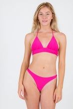 Carica l'immagine nel visualizzatore di Gallery, Model Front: Rio De Sol Slip Bottom Amaranto Nice-Fio
