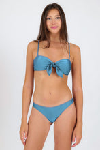 Carica l'immagine nel visualizzatore di Gallery, Model Front: Rio De Sol Slip Bottom Shimmer-Baltic-Sea Nice-Fio
