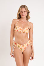 Carica l'immagine nel visualizzatore di Gallery, Model Front: Rio De Sol Slip Bottom Mosaico Lola
