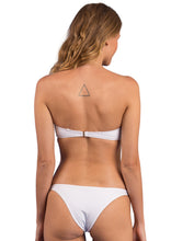 Carica l'immagine nel visualizzatore di Gallery, Image 07: Rio De Sol Completo Set Bora-White Bandeau-Joy Leblon
