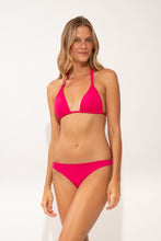 Carica l'immagine nel visualizzatore di Gallery, Model Front: Wednesday In Hawaii By Rio De Sol Slip Bottom Guava Oahu
