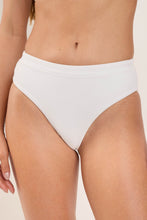 Carica l'immagine nel visualizzatore di Gallery, Gallery: Rio De Sol Slip Bottom Sand-White Kora
