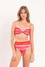Carica l'immagine nel visualizzatore di Gallery, Model Front: Rio De Sol Slip Bottom Cher Hotpants

