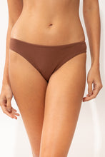 Carica l'immagine nel visualizzatore di Gallery, Gallery: Rio De Sol Slip Bottom Sand-Cappuccino Essential-Comfy
