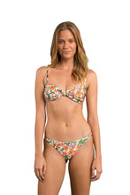Carica l'immagine nel visualizzatore di Gallery, Model Front: Rio De Sol Completo Set Boho Bandeau-Joy Leblon

